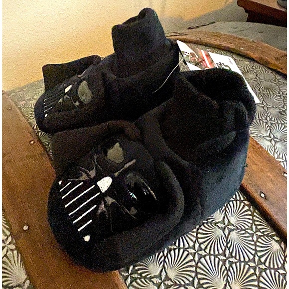 STAR WARS Darth Vader Slippers - Picture 2 of 6